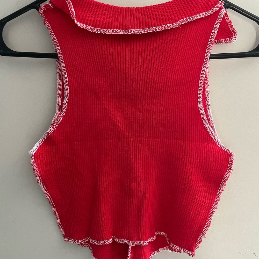 Red Sleeveless Top - Picture 2 of 2